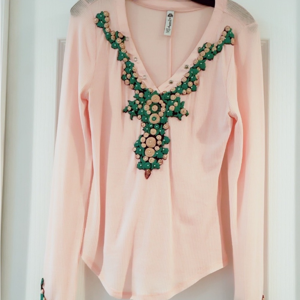 American Rag Junior size L Embroidered Top - Picture 7 of 7